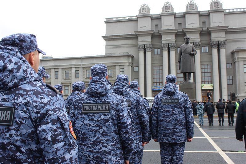 В Самаре сотрудники Росгвардии приняли участие в гарнизонном строевом смотре