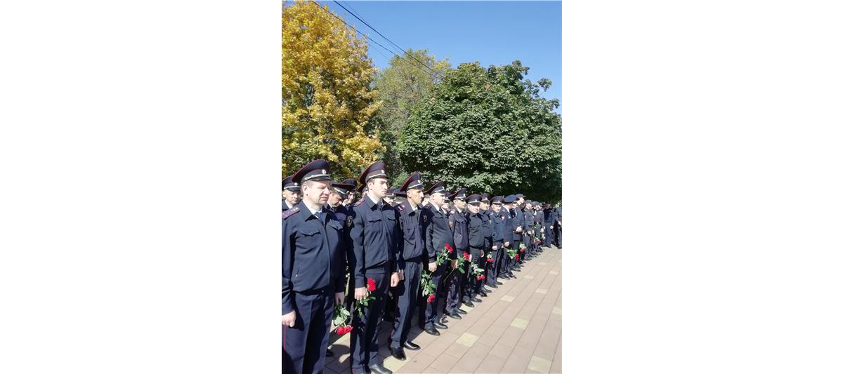 В Нальчике росгвардейцы приняли участие в траурном митинге по правоохранителям, погибших во время нападения на город 13 октября 2005 года 