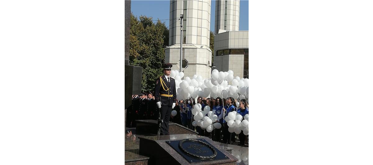 В Нальчике росгвардейцы приняли участие в траурном митинге по правоохранителям, погибших во время нападения на город 13 октября 2005 года 