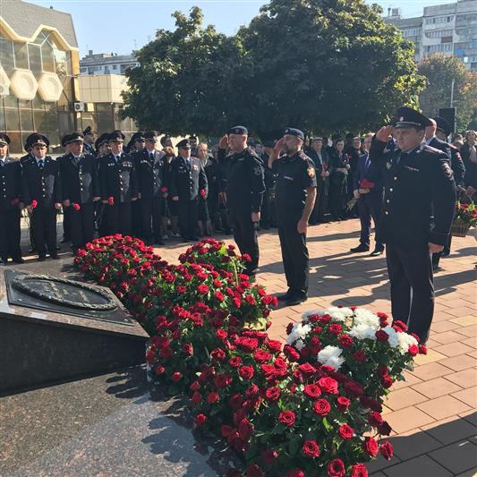 В Нальчике росгвардейцы приняли участие в траурном митинге по правоохранителям, погибших во время нападения на город 13 октября 2005 года 