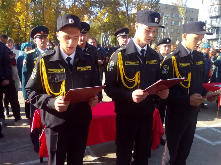 В Саратовской области кадеты Росгвардии приняли присягу 