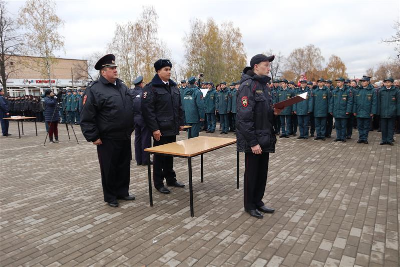 Сотрудники подмосковного областного управления Росгвардии приняли участие в церемонии принятия присяги курсантами колледжа «Энергия» 