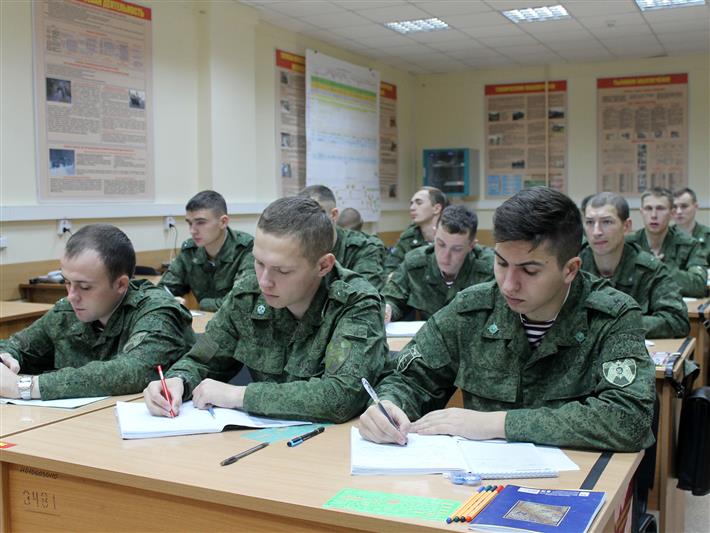 В Томской области прошли учебно-методические сборы с лейтенантами, окончившими высшие военные учебные заведения