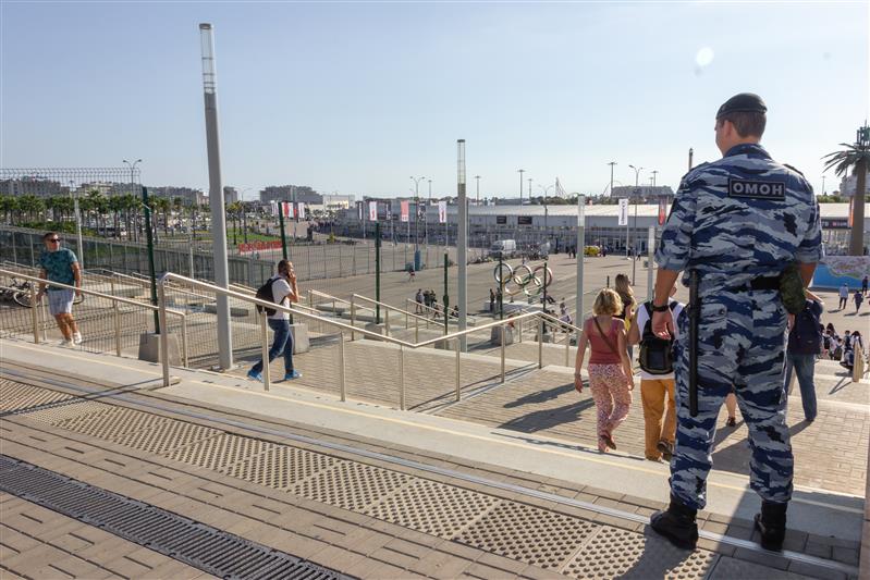 Военнослужащие и сотрудники Росгвардии обеспечили правопорядок во время российского гран-при «Формулы-1» в Сочи (фото, видео)