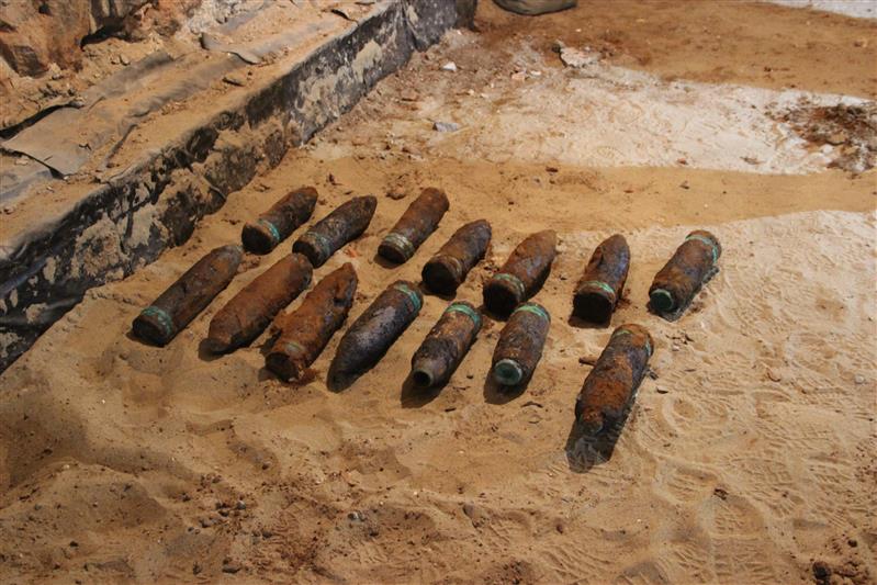 Взрывотехники астраханского ОМОН обследовали и уничтожили боеприпасы времен Великой Отечественной войны, найденные на территории историко-архитектурного комплекса