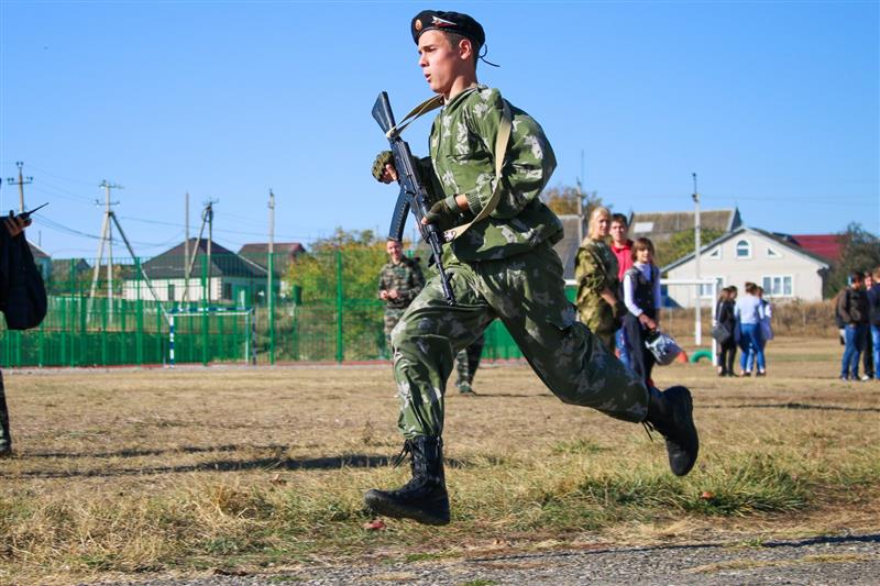 В Ставропольском крае состоялись школьные военно-спортивные игры памяти сотрудников СОБР