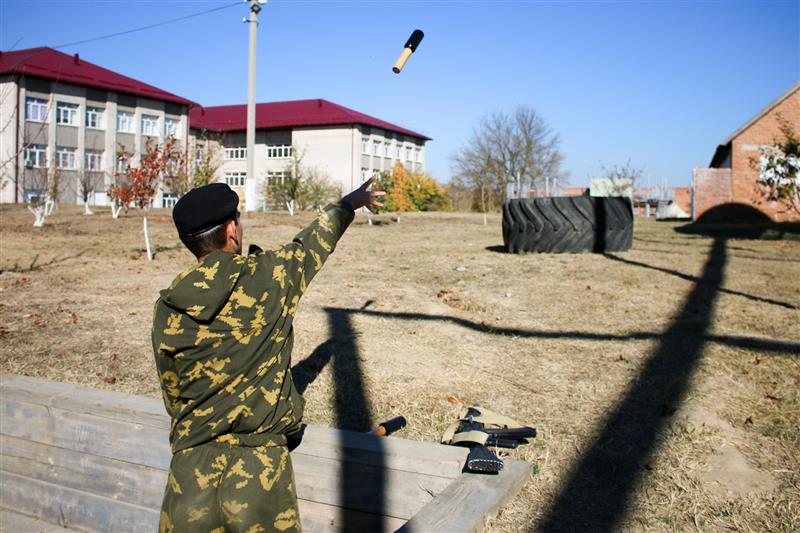 В Ставропольском крае состоялись школьные военно-спортивные игры памяти сотрудников СОБР