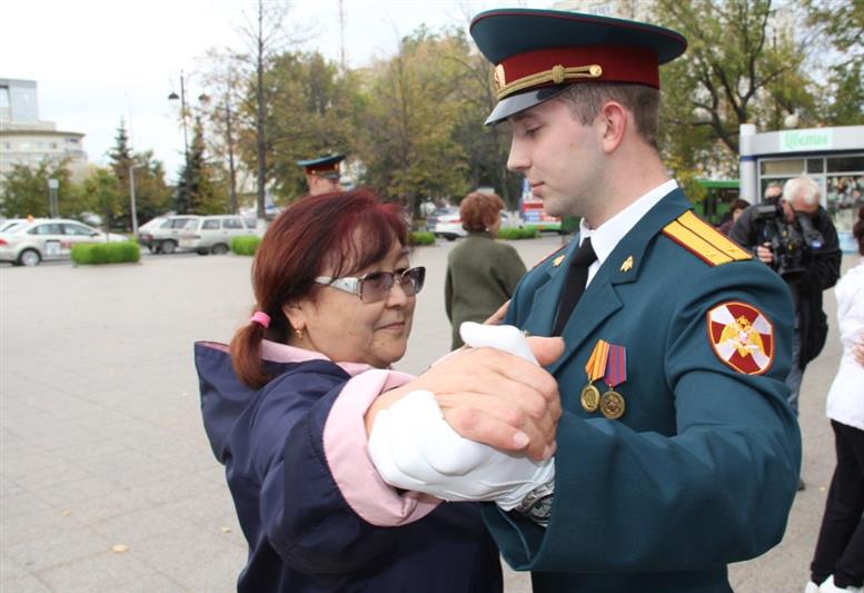 В городах Уральского федерального округа проведена акция «Вальс нашей молодости»