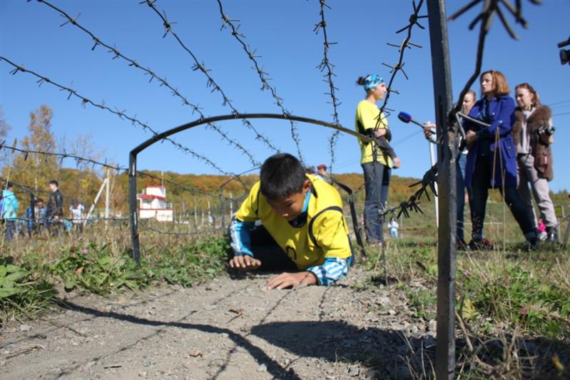 Сотрудники спецназа Восточного округа Росгвардии приняли участие в организации военизированной спартакиады для воспитанников детских домов (фото))