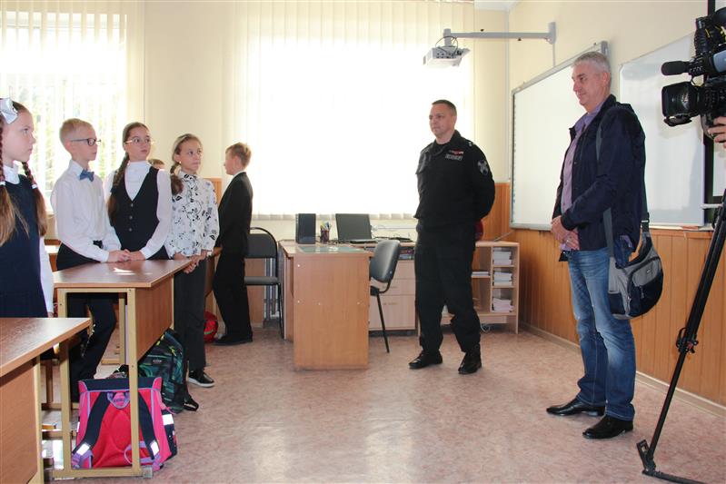 Севастопольские росгвардейцы провели для школьников Урок безопасности (видео)