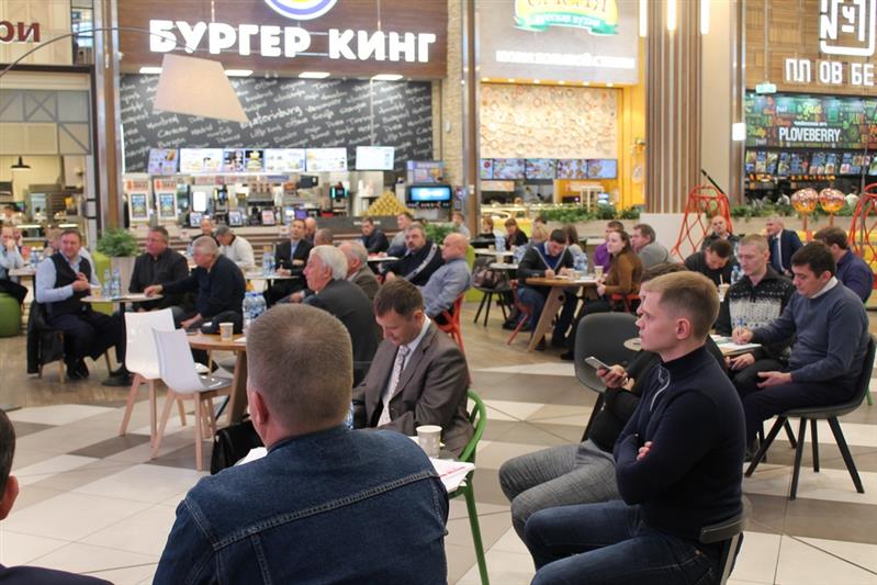 Офицер Росгвардии провел занятие с руководителями администраций торговых центров Екатеринбурга
