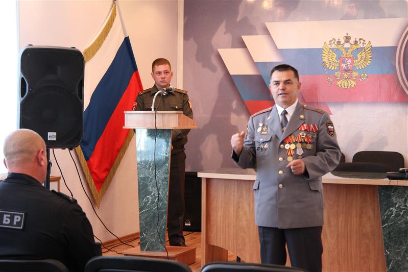 В Курске, Липецке, Рязани, Калуге и Орле офицеры СОБР Росгвардии отметили профессиональный праздник