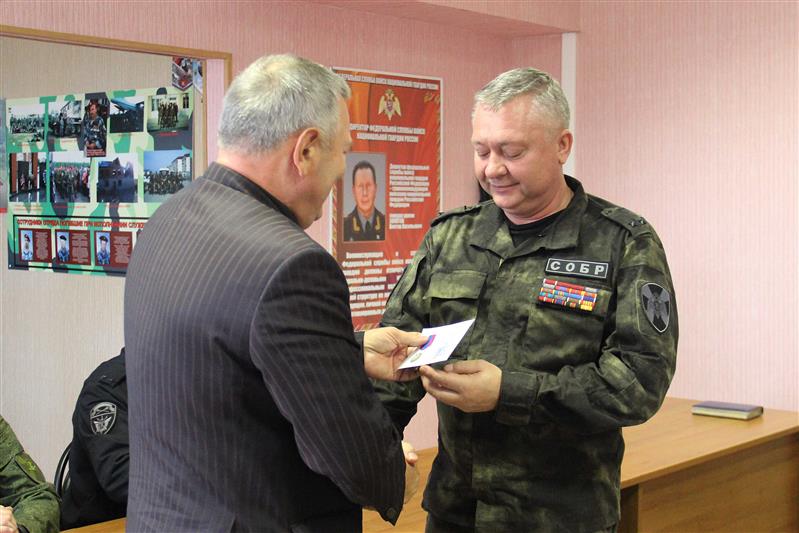 В Курске, Липецке, Рязани, Калуге и Орле офицеры СОБР Росгвардии отметили профессиональный праздник