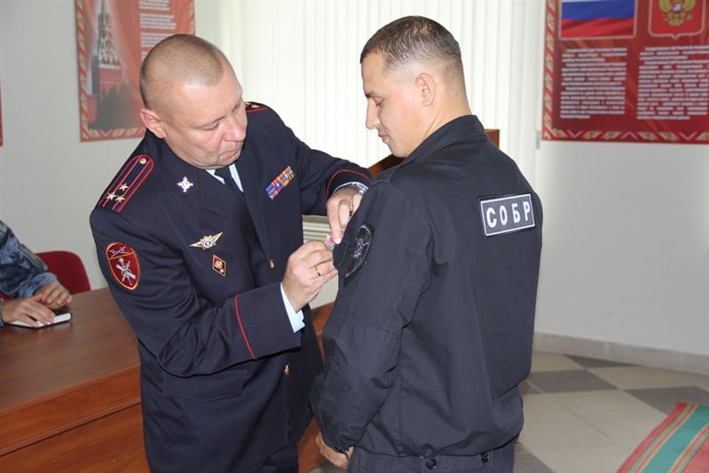 Cотрудники тюменских СОБР и ОМОН вернулись из служебной командировки