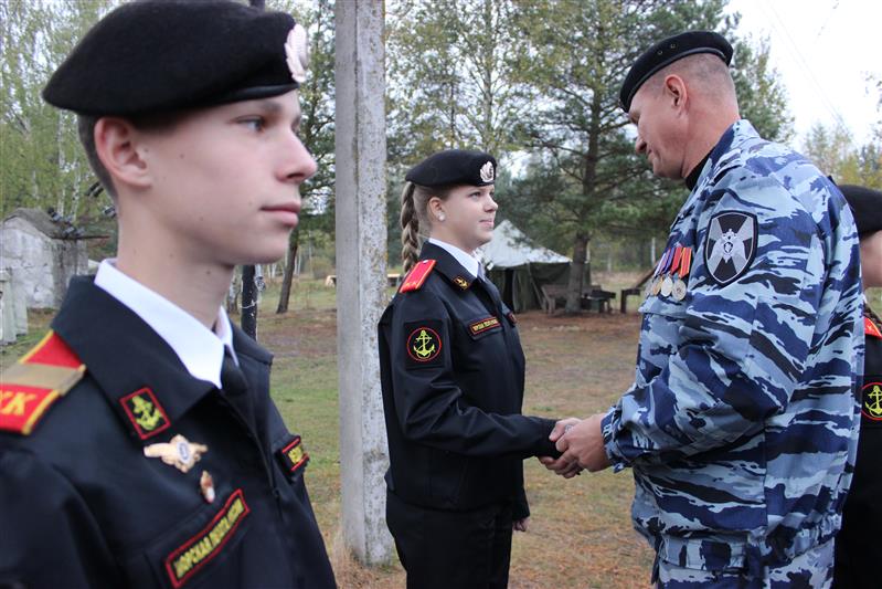 Сотрудники Управления Росгвардии по Брянской области открыли военно-спортивную игру «Юнармейский кросс воина»