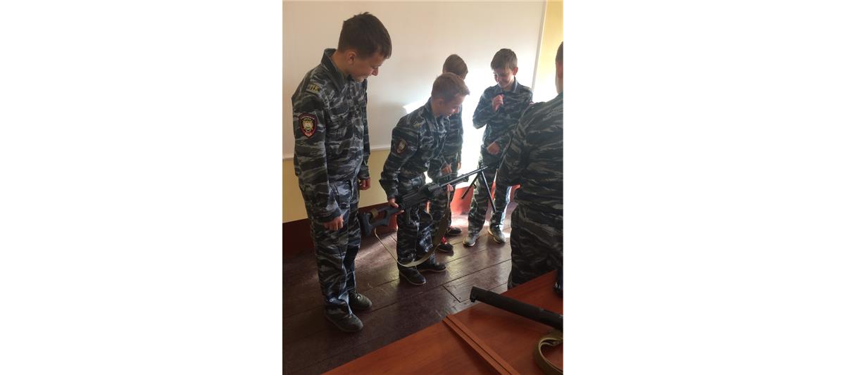 В Вологодской области сотрудники ОМОН провели занятия для кадет климовской школы