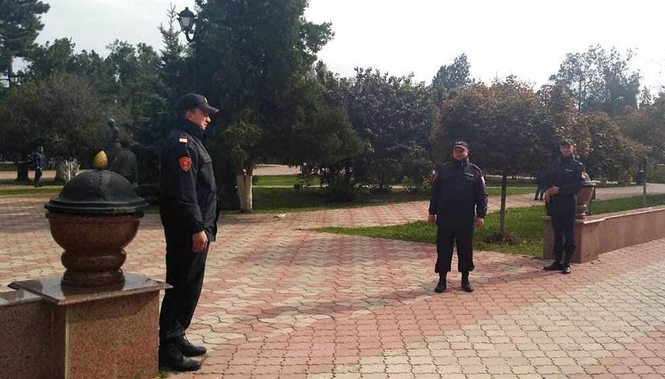 Крымские росгвардейцы обеспечили общественный порядок во время проведения траурных мероприятий по погибшим в Керчи