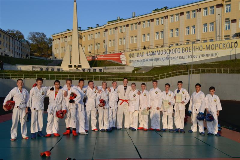 Чемпион мира по кудо, военнослужащий Восточного округа Росгвардии провел мастер-класс в филиале Нахимовского военно-морского училища во Владивостоке