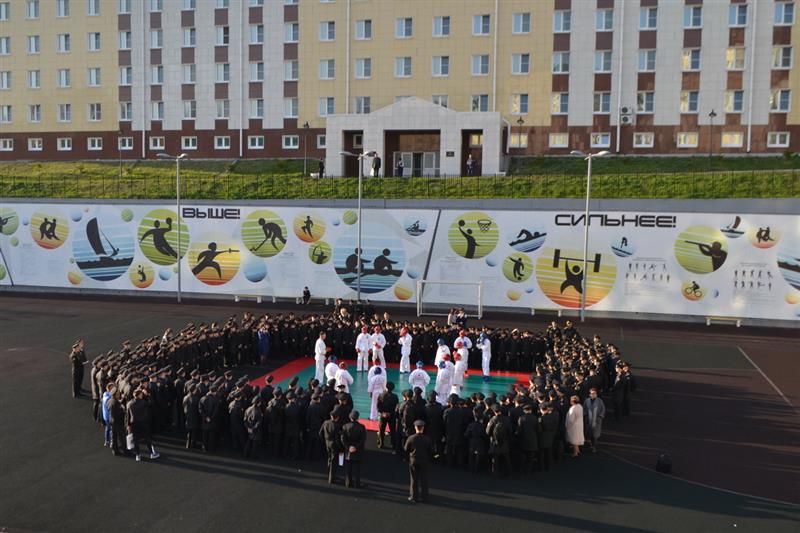 Чемпион мира по кудо, военнослужащий Восточного округа Росгвардии провел мастер-класс в филиале Нахимовского военно-морского училища во Владивостоке