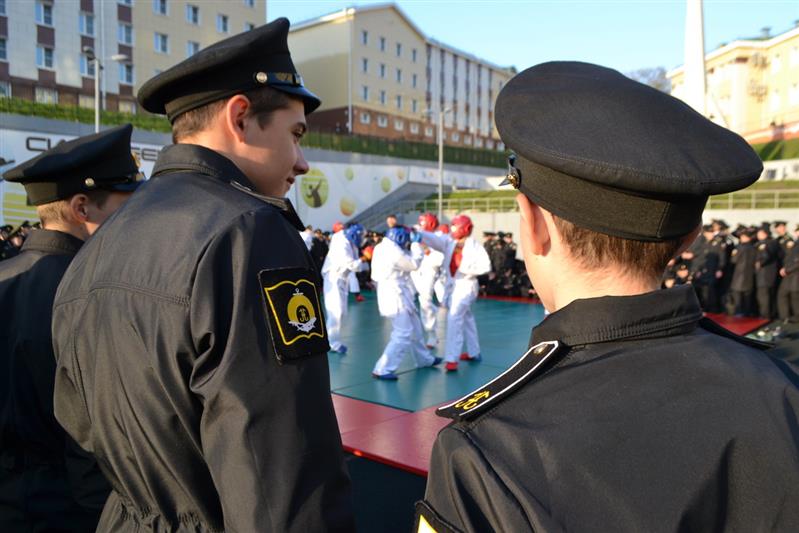 Чемпион мира по кудо, военнослужащий Восточного округа Росгвардии провел мастер-класс в филиале Нахимовского военно-морского училища во Владивостоке