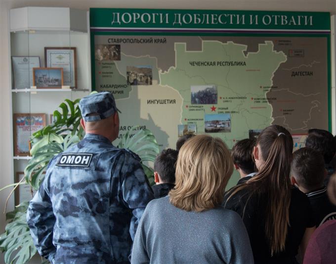 В Пензе и Чебоксарах росгвардейцы провели патриотические акции для школьников