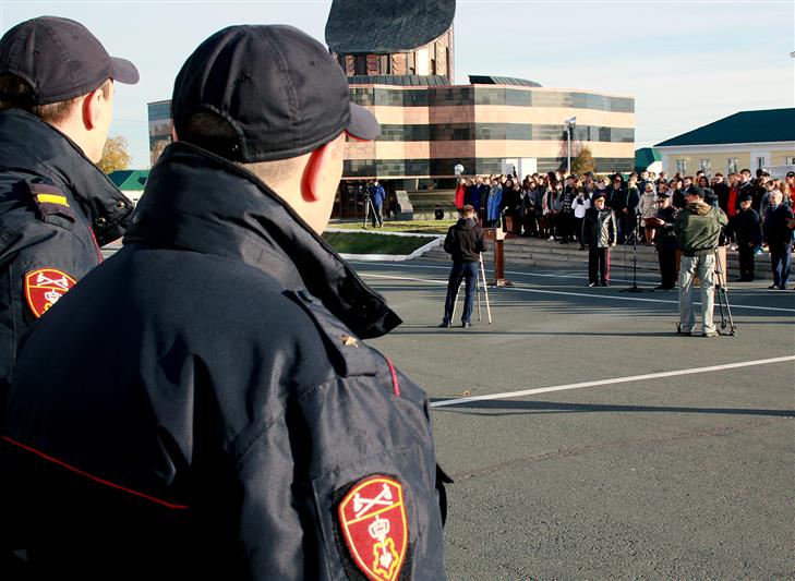 Подразделения Росгвардии приняли участие в гарнизонном разводе правоохранителей в Саранске