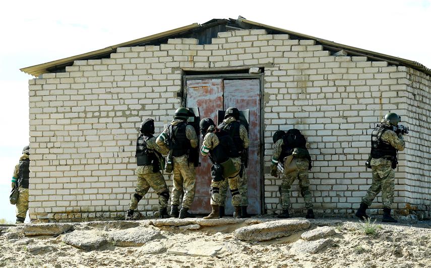 Росгвардейцы Южного округа приняли участие в тактико-специальном учении в Волгоградской области (видео, видео)