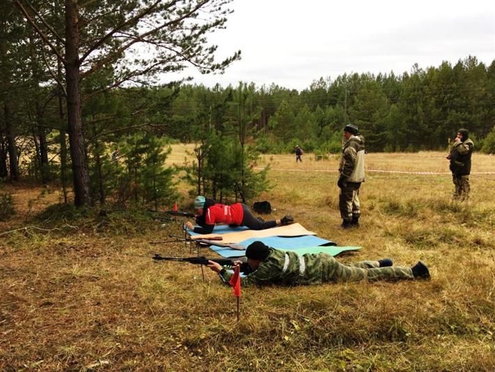 В Первоуральске состоялись военно-спортивные соревнования «Долг и честь», посвящённые памяти офицера ОМОН на транспорте регионального управления Росгвардии