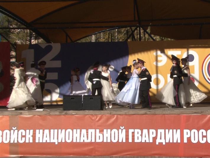 В Новосибирске росгвардейцы провели торжественное музыкальное мероприятие для  пожилых жителей и гостей города 