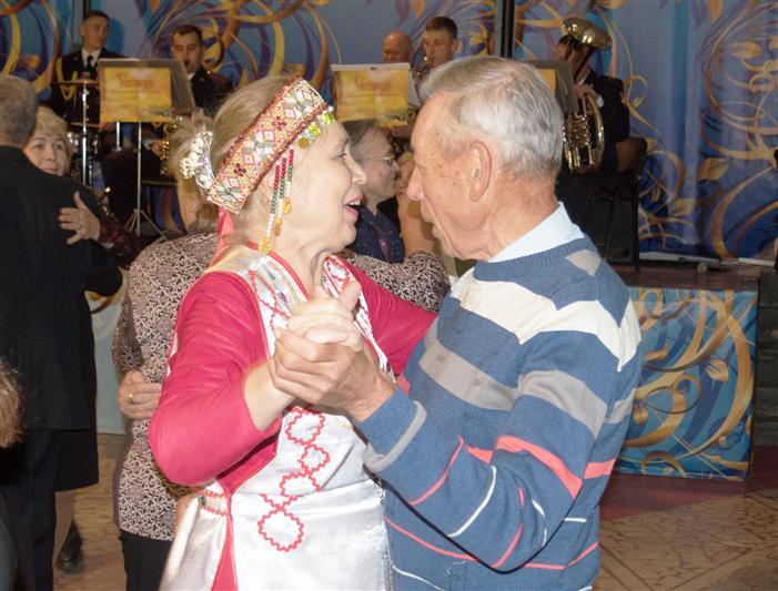Росгвардия пригласила на вальс