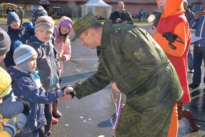 Военнослужащие и сотрудники Уральского округа Росгвардии провели спортивный праздник, посвящённый закрытию летнего спортивного сезона