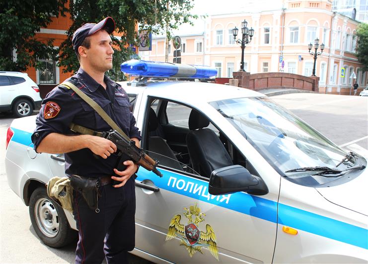 В Воронеже сотрудники Росгвардии задержали мужчину, который пытался сжечь кафе