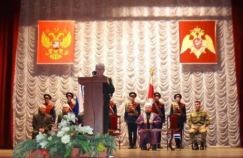 Педагоги и курсанты Саратовского военного института Росгвардии отметили День народного единства