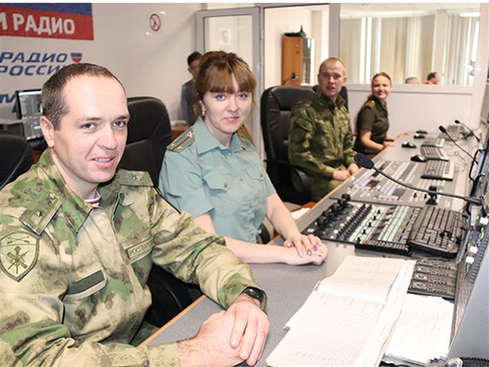 В преддверии Дня телевидения сотрудники и военнослужащие Росгвардии побывали на экскурсии в ГТРК «Чита»