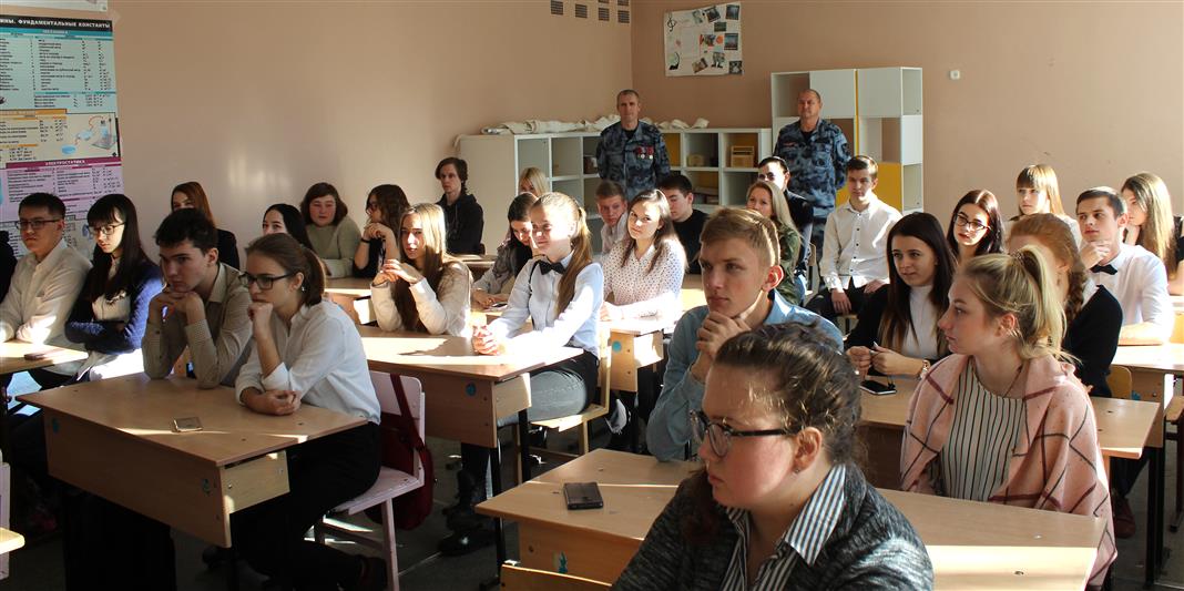 Росгвардия проводит месячник профориентации для выпускников школ Воронежской области 