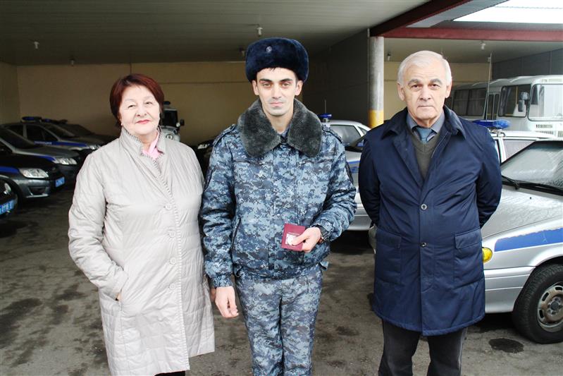 Сотруднику вневедомственной охраны вручили нагрудный знак «Почетный донор России»