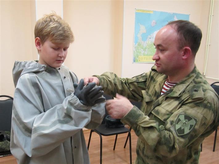 Росгвардейцы Ненецкого автономного округа помогли школьникам Нарьян-Мара подготовиться к слёту кадет