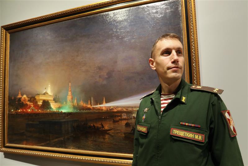 Слушатели факультета войск национальной гвардии Российской Федерации Военного университета Министерства Обороны Российской Федерации побывали в Центральном выставочном зале «Манеж»  на выставке «Сокровища музеев России»