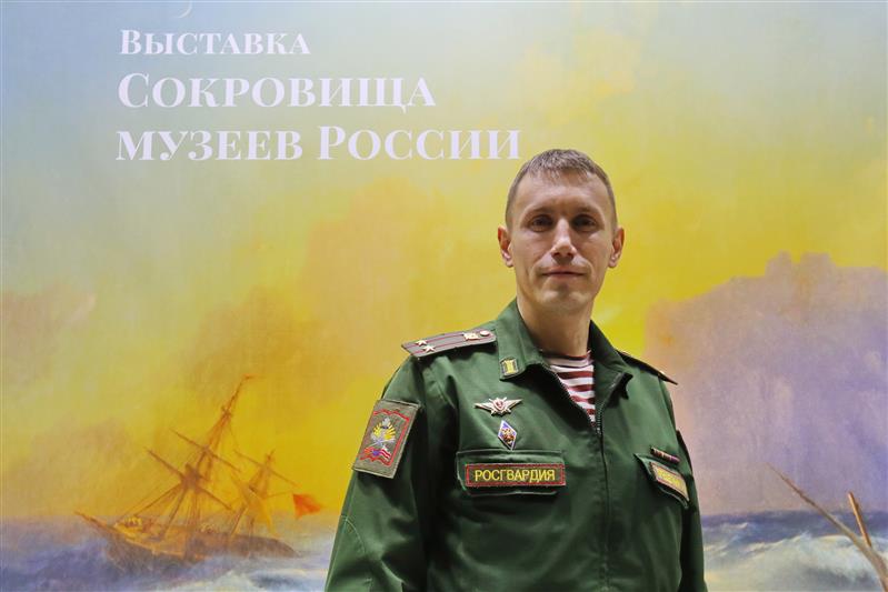 Слушатели факультета войск национальной гвардии Российской Федерации Военного университета Министерства Обороны Российской Федерации побывали в Центральном выставочном зале «Манеж»  на выставке «Сокровища музеев России»