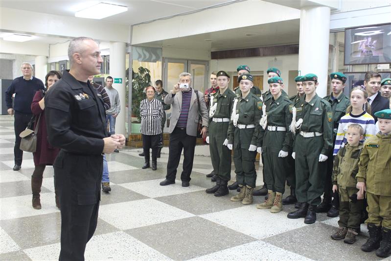 В Заполярье состоялся творческий вечер ветерана ОМОН Виталия Леонова
