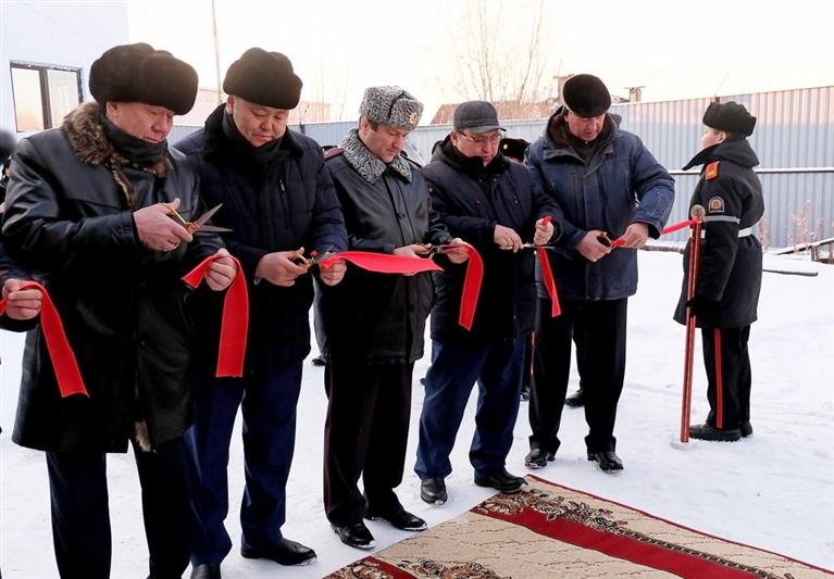 В Якутске увековечили память сотрудников спецподразделений, отдавших жизни в борьбе с преступностью