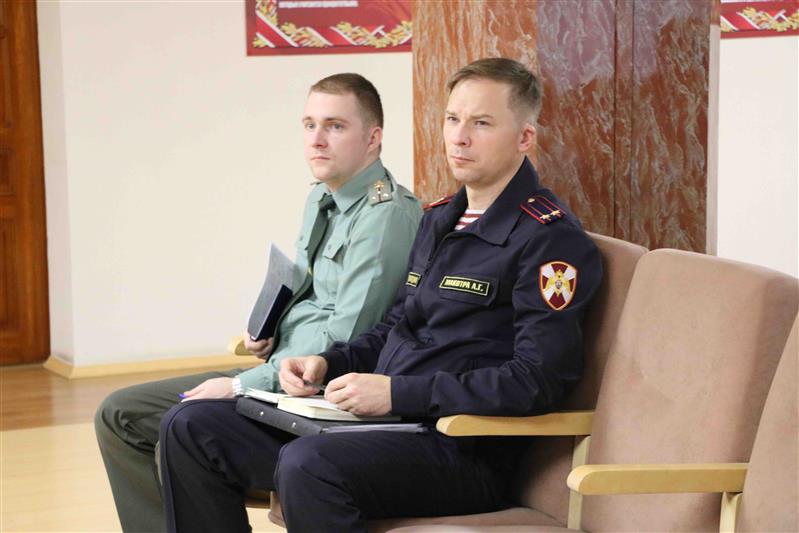 В Екатеринбурге состоялся учебный сбор сотрудников правовых подразделений территориального органа Росгвардии