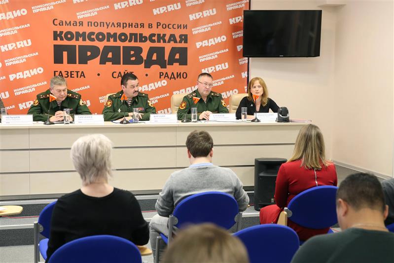 В пресс-центре «Комсомольской правды» состоялся брифинг о службе по контракту в Росгвардии (видео)