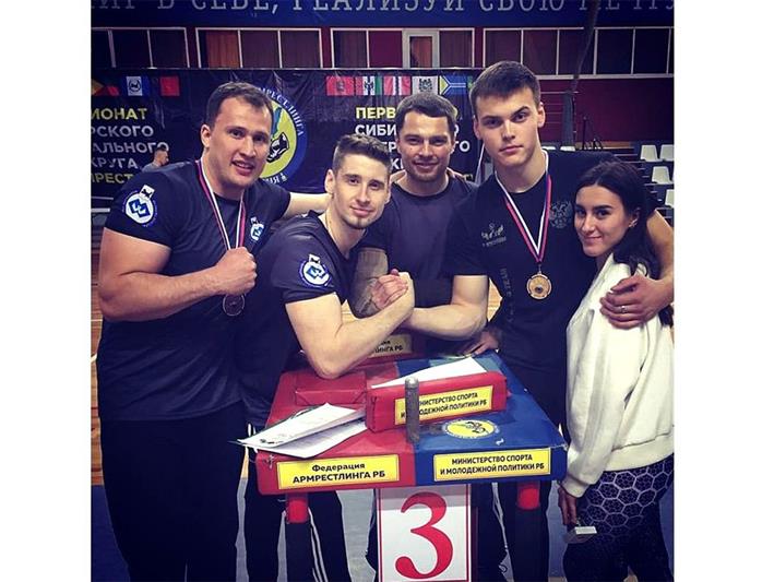 В Бурятии росгвардеец выиграл чемпионат Сибири по армрестлингу
