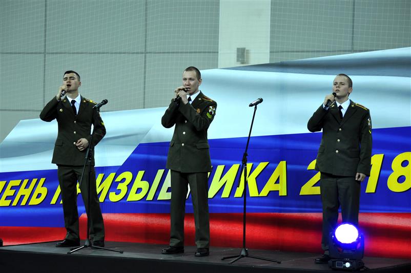 Педагоги и курсанты Новосибирского военного института Росгвардии провели для молодежи региона День призывника