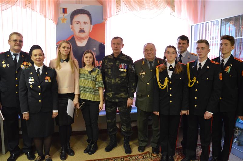 В брянской кадетской школе открылась музейная экспозиция, посвященная погибшему офицеру СОБР, Герою России Валерию Шкурному