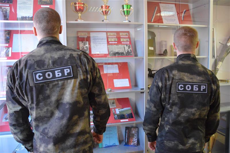 В брянской кадетской школе открылась музейная экспозиция, посвященная погибшему офицеру СОБР, Герою России Валерию Шкурному