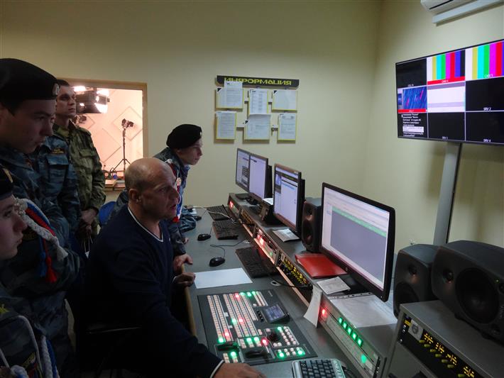 Во всемирный День телевидения кадеты профильного класса Росгвардии попробовали себя в роли дикторов 