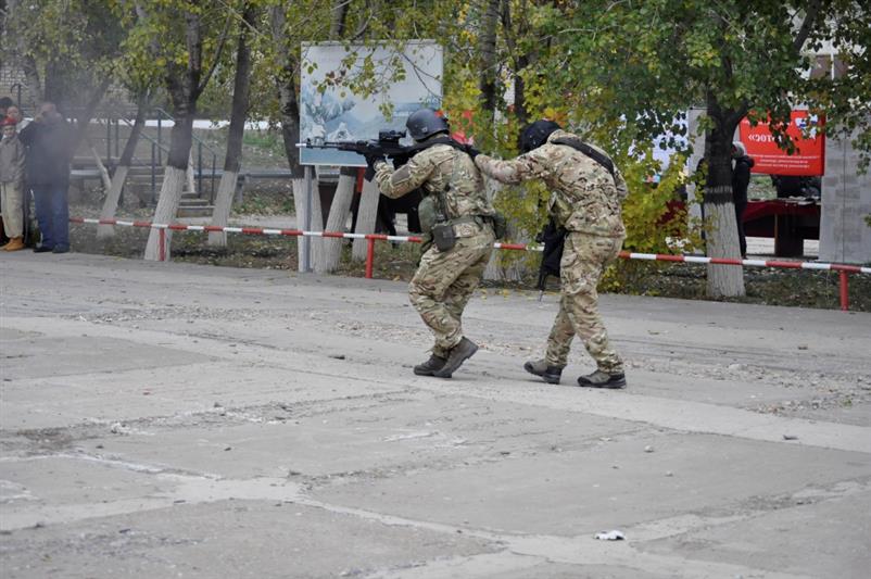  Астраханские росгвардейцы приняли участие в церемонии проводов призывников в армию