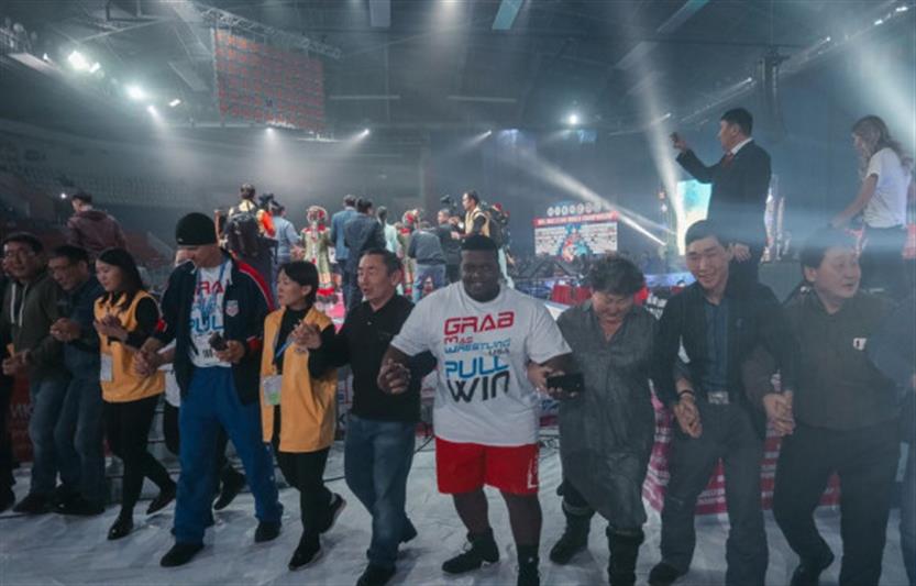 Сотрудники ОМОН обеспечили правопорядок во время чемпионата мира по мас-рестлингу в Якутске